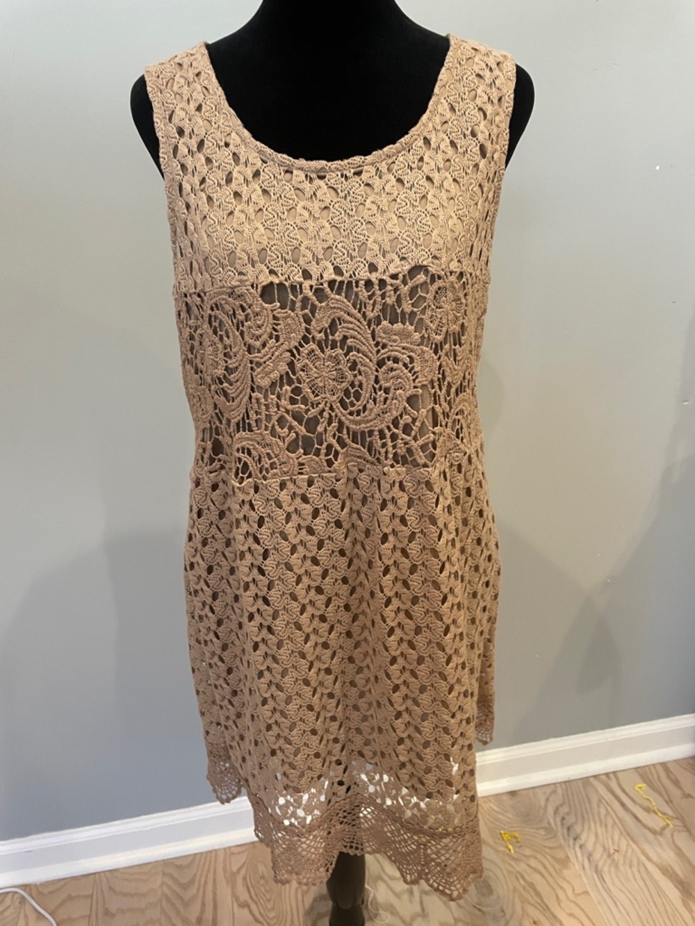 lace Sleeveless Shift Dress in Taupe